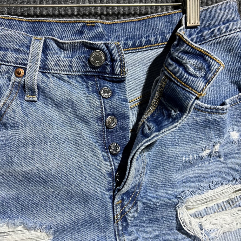 Levis 501 Cut Off Shorts Women 28 Light Blue Distressed Denim Raw Hem Button Fly - Picture 6 of 9